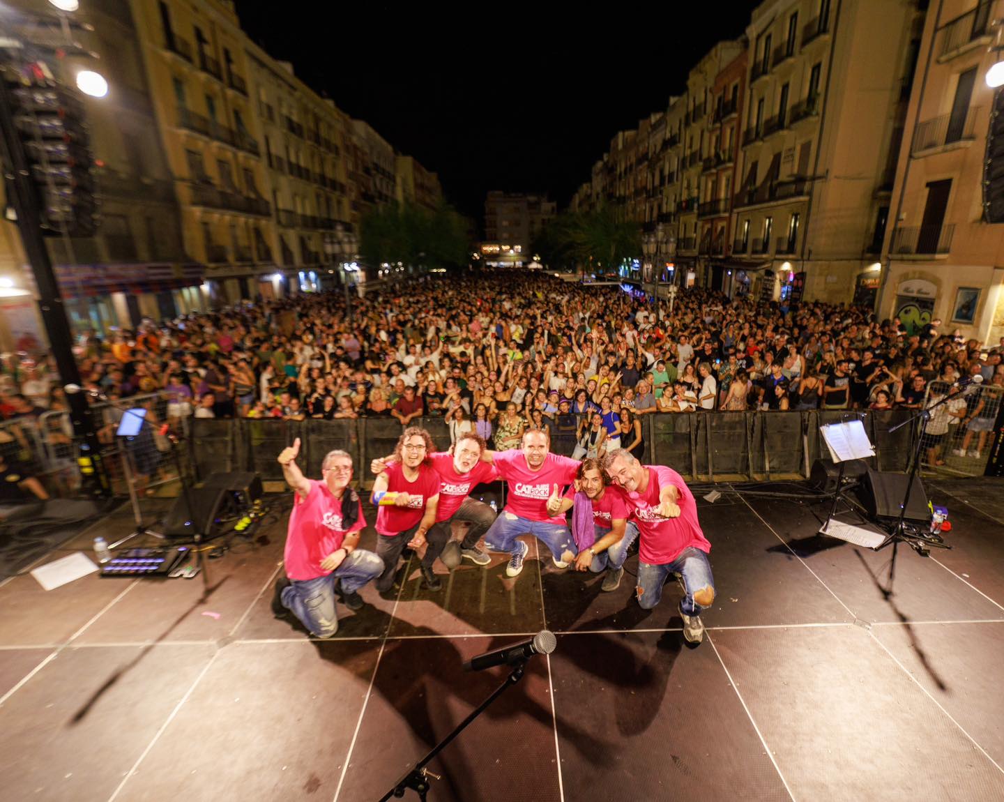 Cat Rock en Família